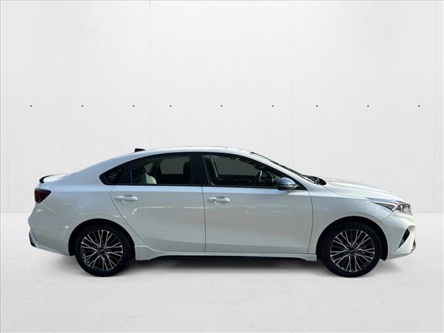 2023 Kia Forte GT-Line photo 4