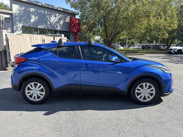 2020 Toyota C-HR LE photo 4