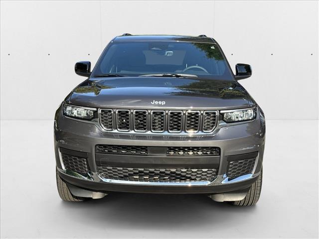 2025 Jeep Grand Cherokee Laredo Sport photo 2