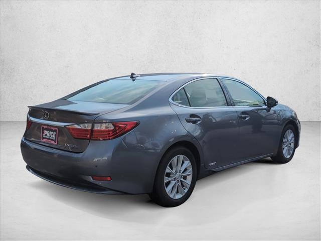 2013 Lexus ES 300h photo 3