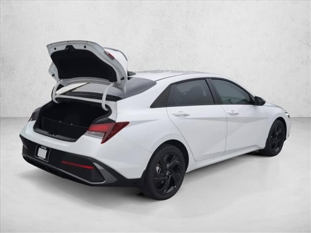 New 2026 Hyundai Elantra SEL Sport 4dr Car