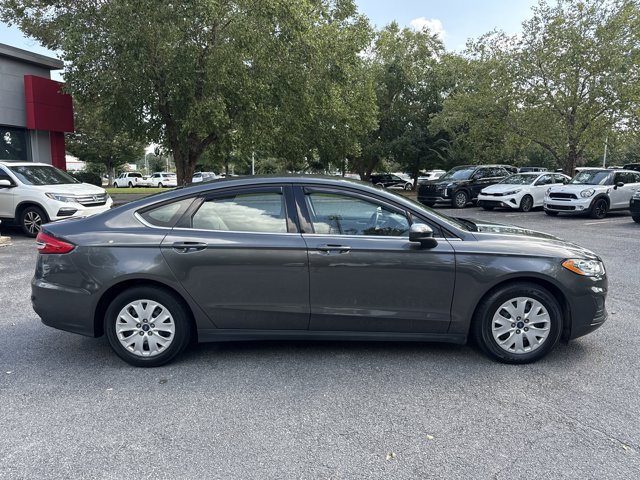 2020 Ford Fusion S photo 4