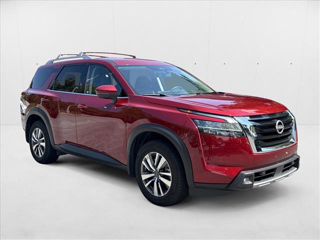 2023 Nissan Pathfinder SL photo 3