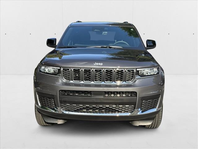 2025 Jeep Grand Cherokee Laredo Sport photo 2