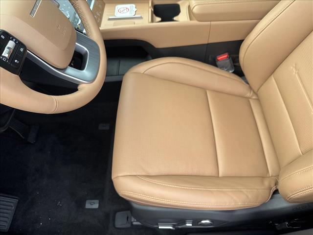 2025 Hyundai Santa Fe Limited Sport photo 4