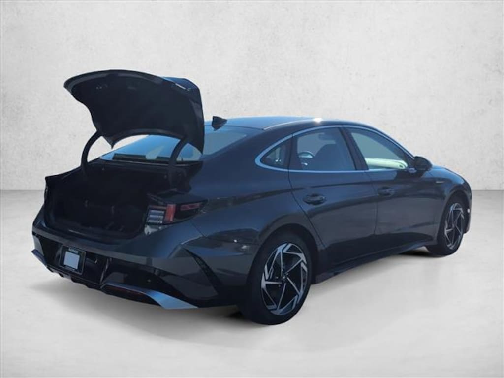 New 2026 Hyundai Sonata SEL Sport 4dr Car