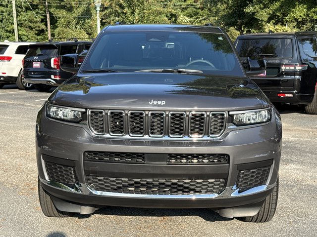 2025 Jeep Grand Cherokee Laredo Sport photo 2