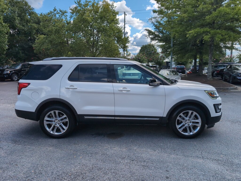Used 2017 Ford Explorer XLT Sport Utility