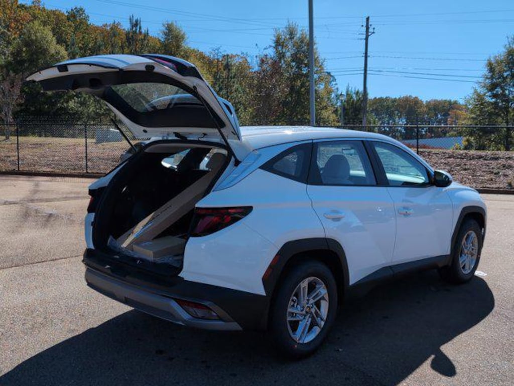 New 2026 Hyundai Tucson SE FWD Sport Utility