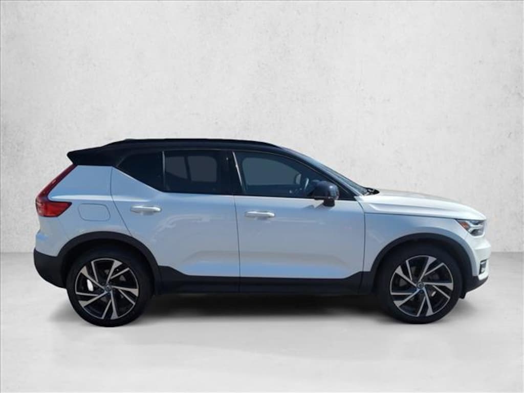 Used 2022 Volvo XC40 R-Design Sport Utility
