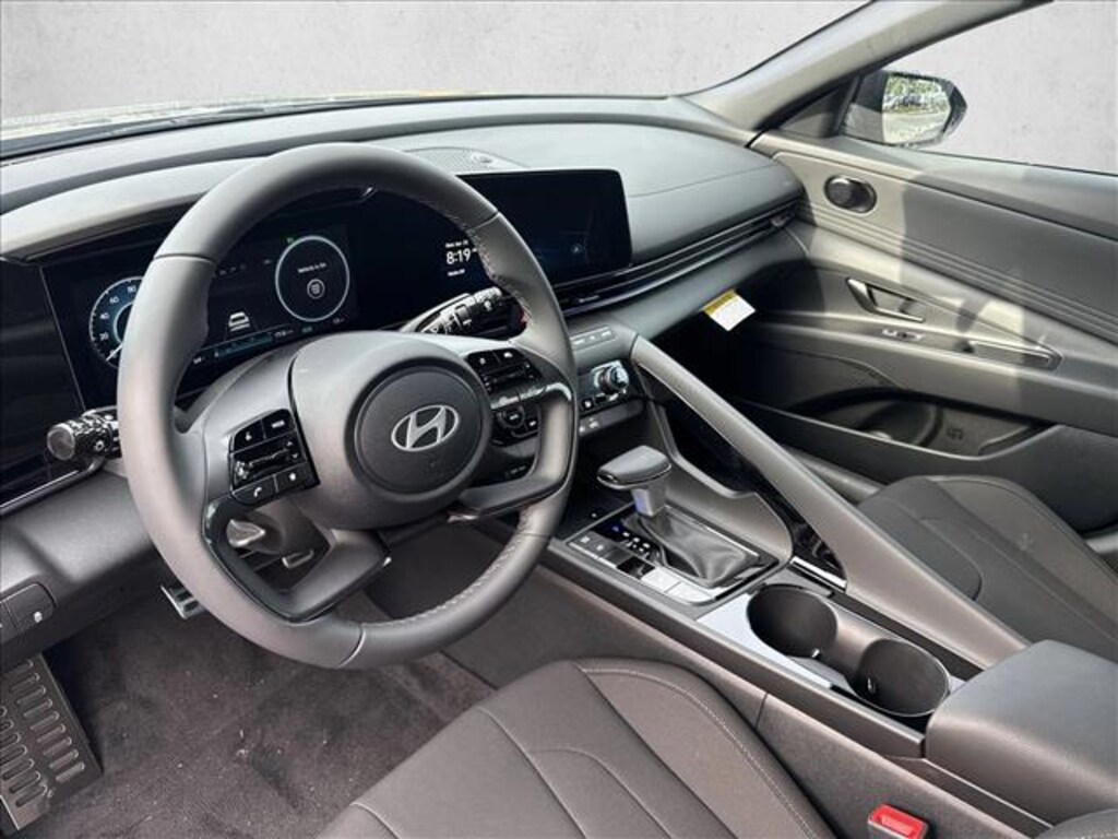 Used 2025 Hyundai Elantra Hybrid SEL Sport 4dr Car