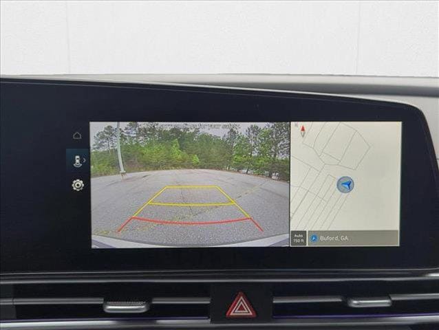 2025 Hyundai Elantra Limited - Photo 14