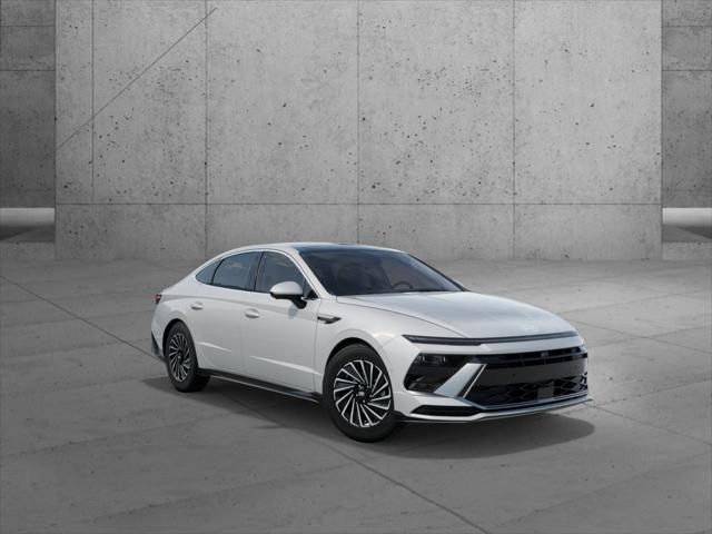 2025 Hyundai Sonata Hybrid Limited photo 2
