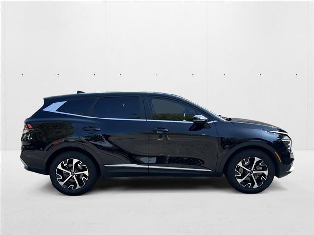 2024 Kia Sportage EX photo 2