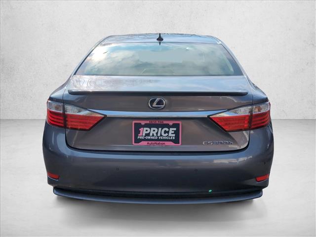 2013 Lexus ES 300h photo 4