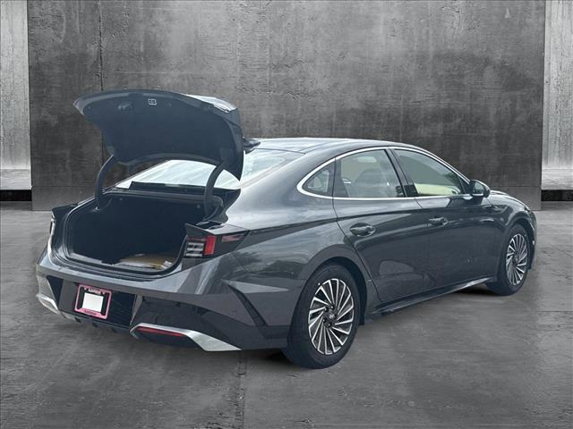2025 Hyundai Sonata Hybrid Limited photo 2