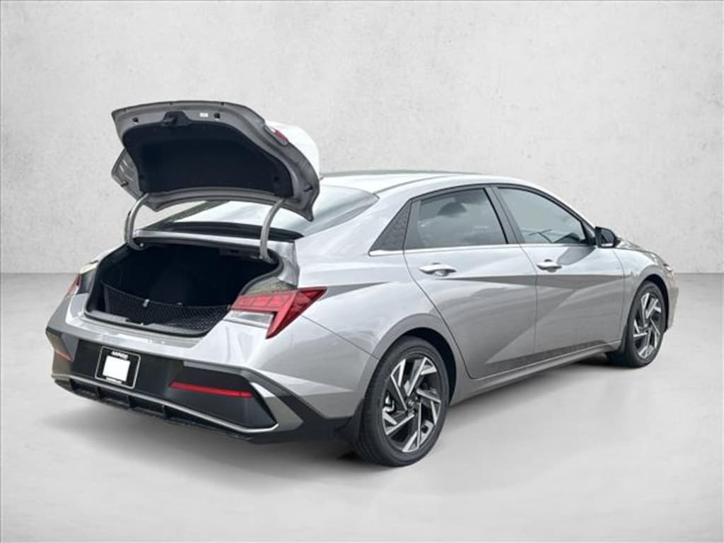 Certified 2025 Hyundai Elantra Limited 4dr Car