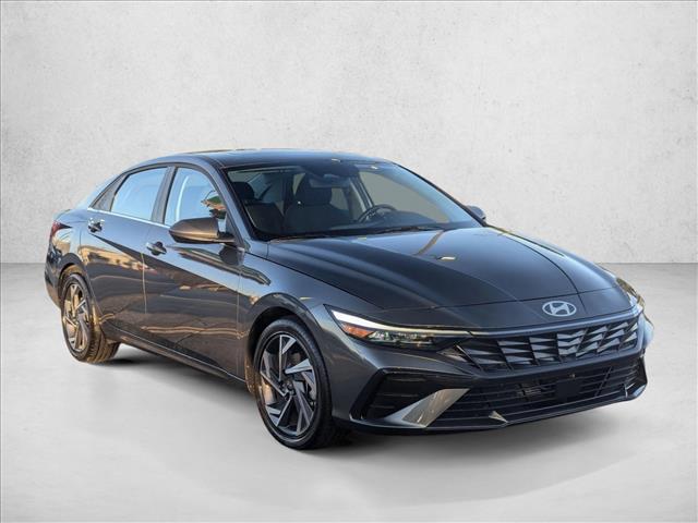 2025 Hyundai Elantra SEL Convenience photo 3