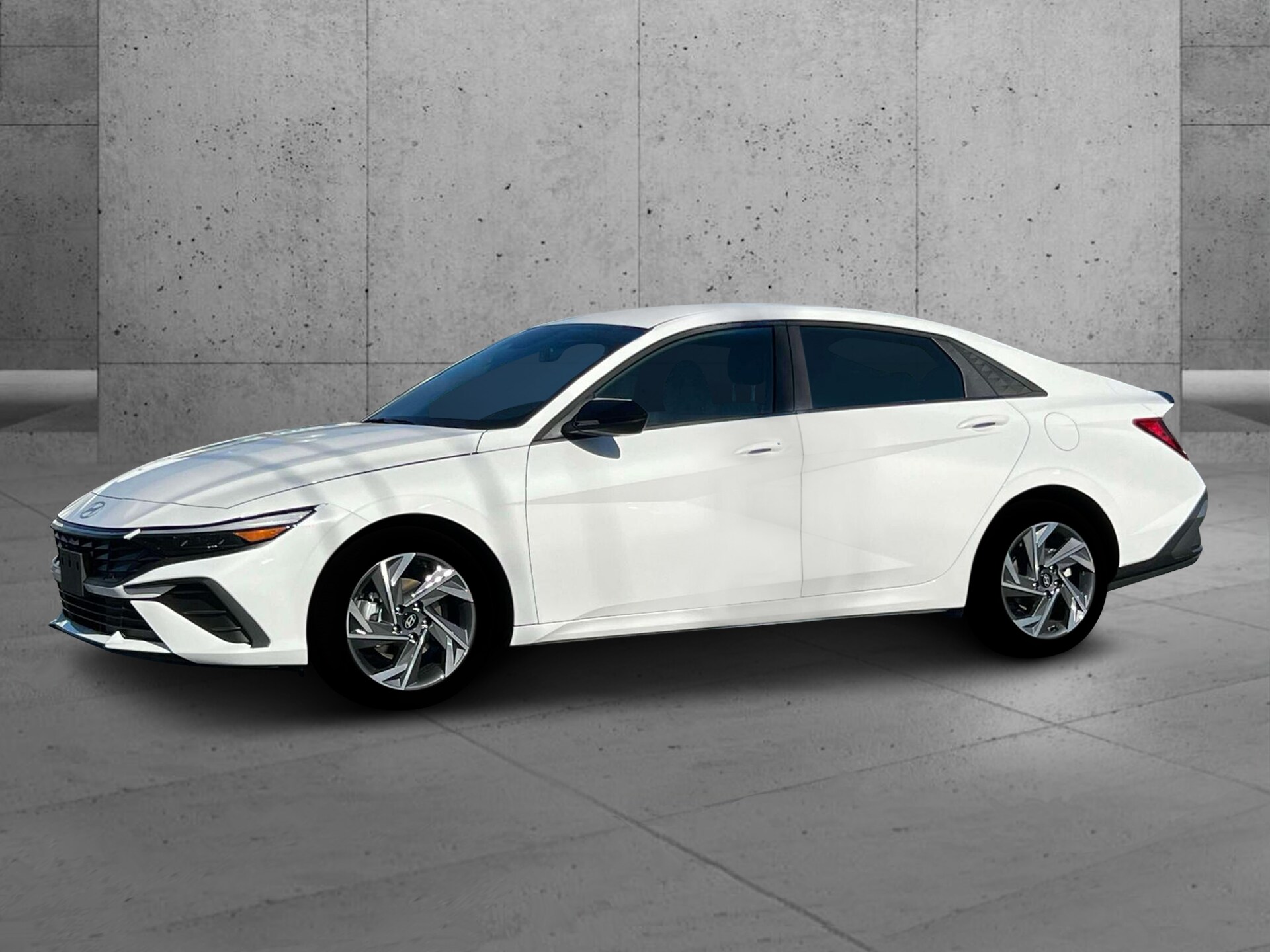 2025 Hyundai Elantra SEL Sport photo 2