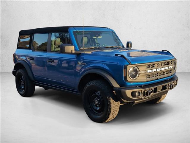 2023 Ford Bronco Black Diamond photo 3