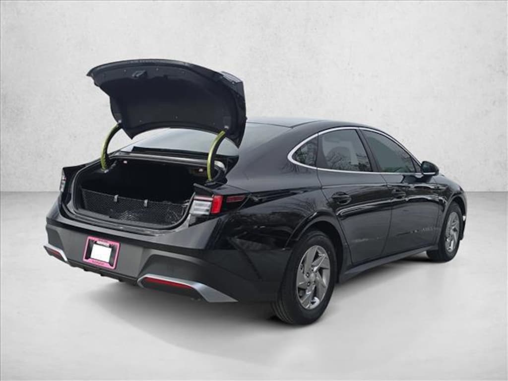 New 2026 Hyundai Sonata SE 4dr Car