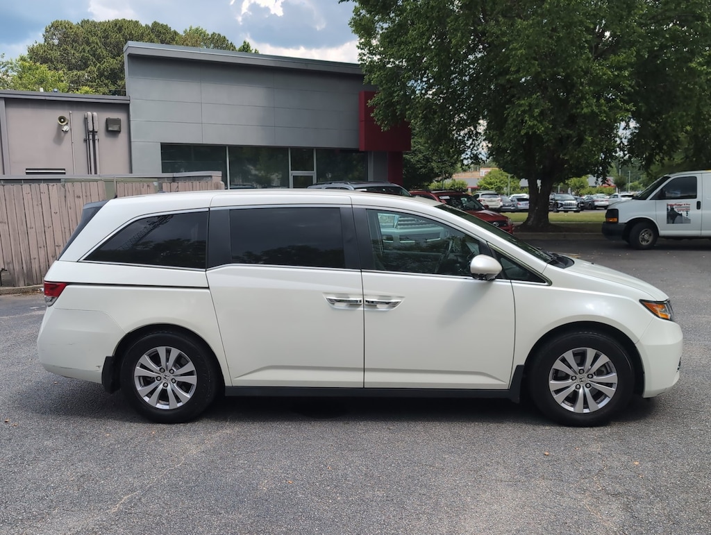 Used 2016 Honda Odyssey EX-L Mini-van Passenger