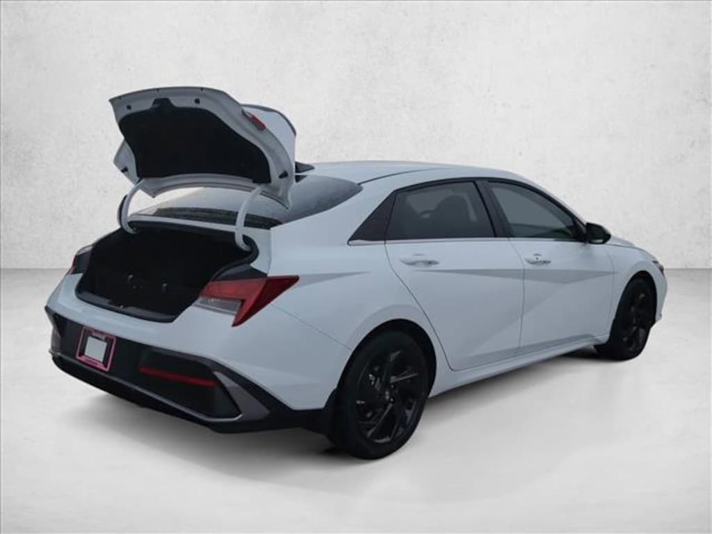 New 2026 Hyundai Elantra SEL Sport Premium 4dr Car