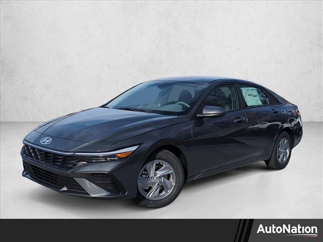 2026 Hyundai Elantra SE's photo