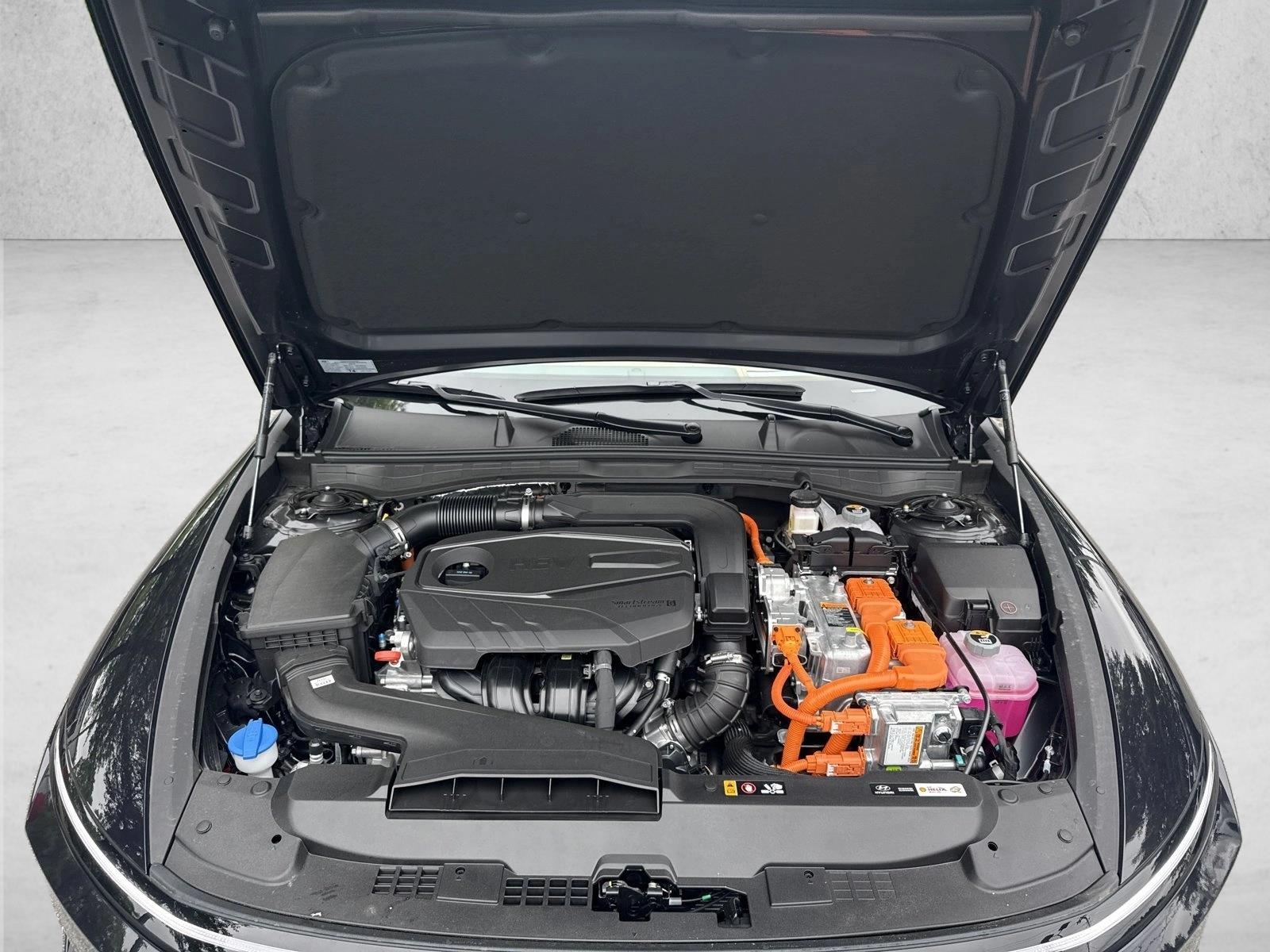 2025 Hyundai Sonata Hybrid Limited - Photo 17