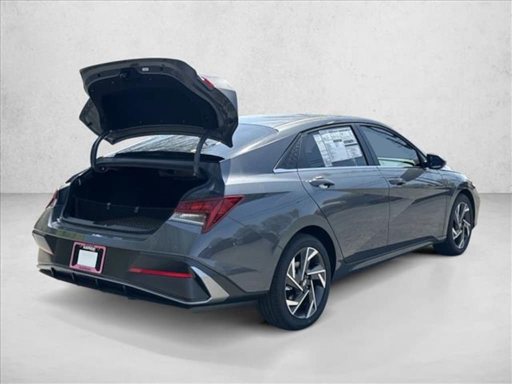 Certified 2025 Hyundai Elantra SEL Convenience 4dr Car