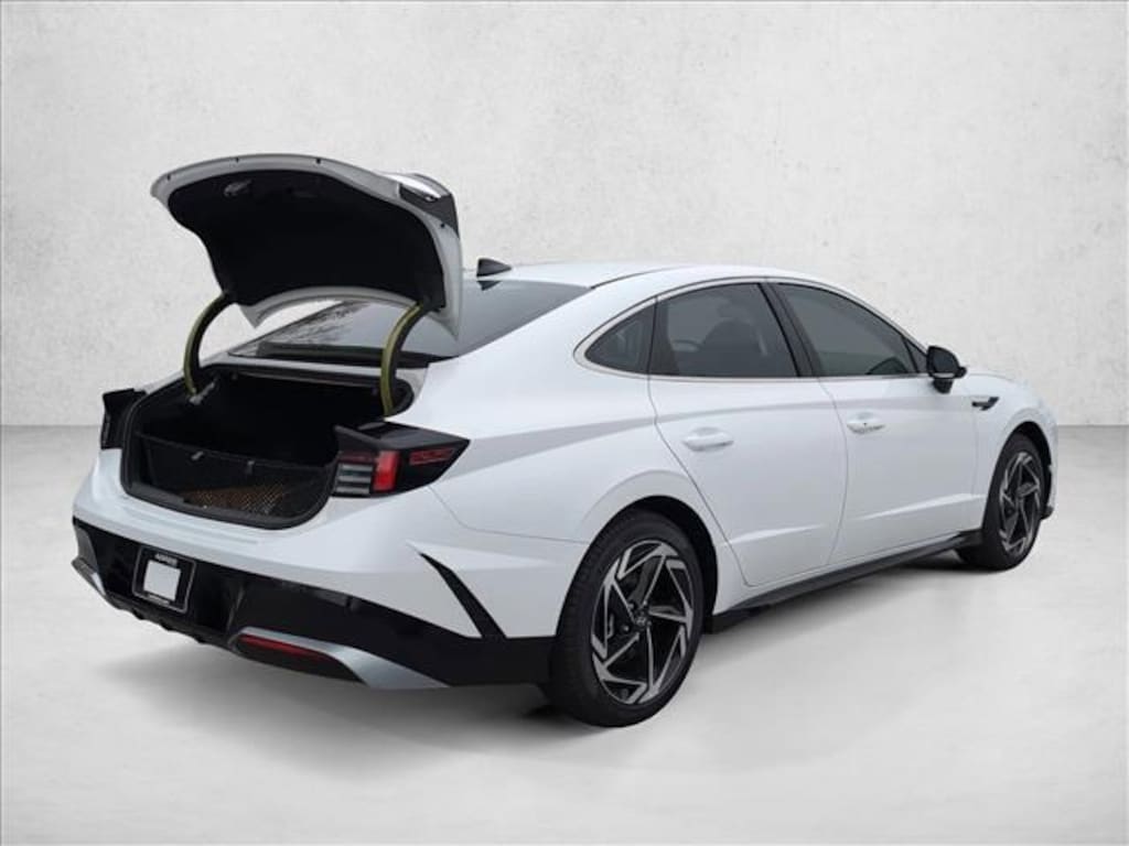 New 2026 Hyundai Sonata SEL Sport 4dr Car