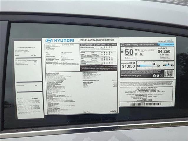 2025 Hyundai Elantra Limited - Photo 18