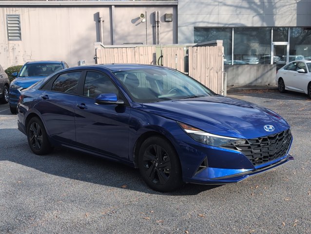 2023 Hyundai Elantra SEL photo 3
