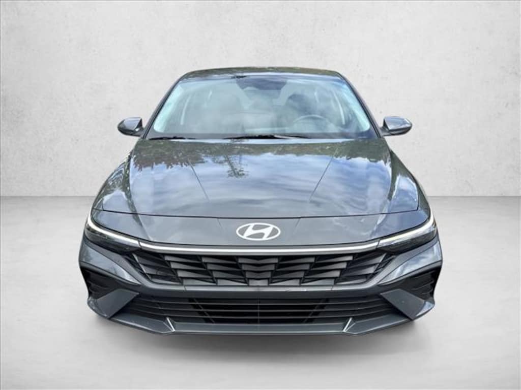 Certified 2024 Hyundai Elantra SE 4dr Car