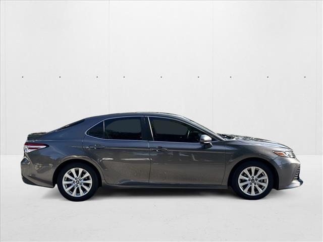2018 Toyota Camry LE photo 4
