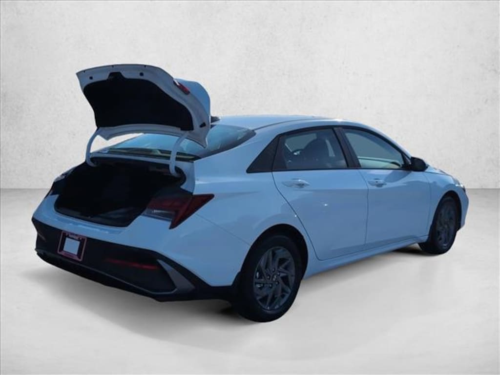 New 2026 Hyundai Elantra Hybrid Blue 4dr Car