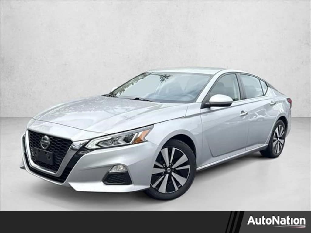 Used 2022 Nissan Altima 2.5 SV 4dr Car