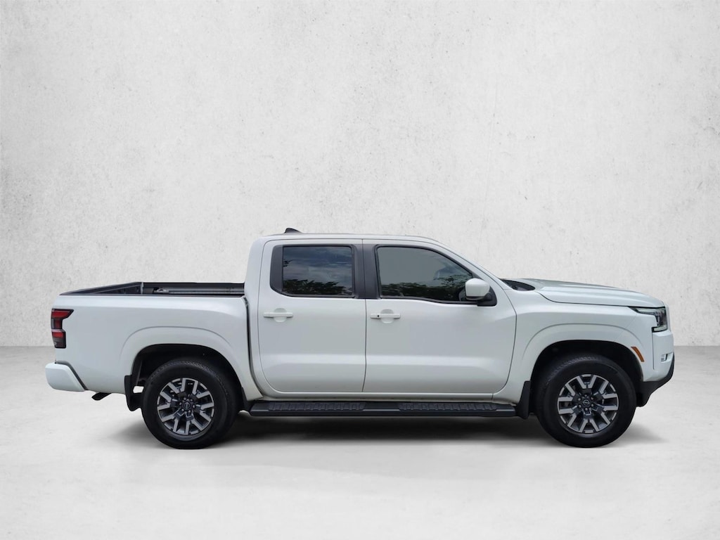 Used 2024 Nissan Frontier SL Crew Cab Pickup