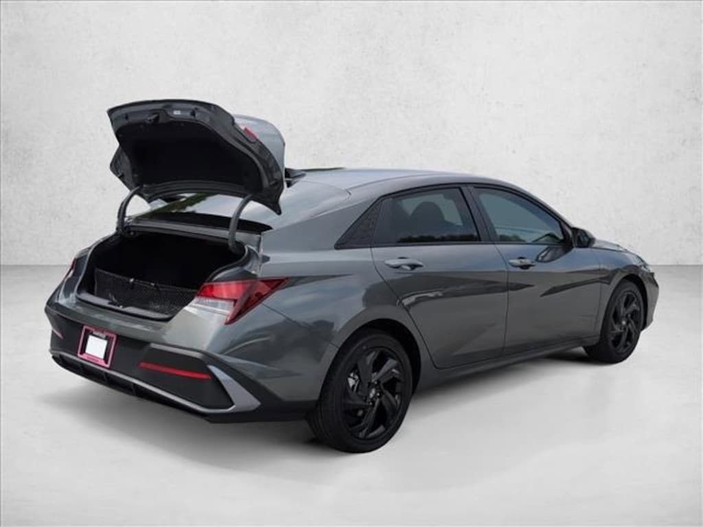 New 2026 Hyundai Elantra SEL Sport 4dr Car