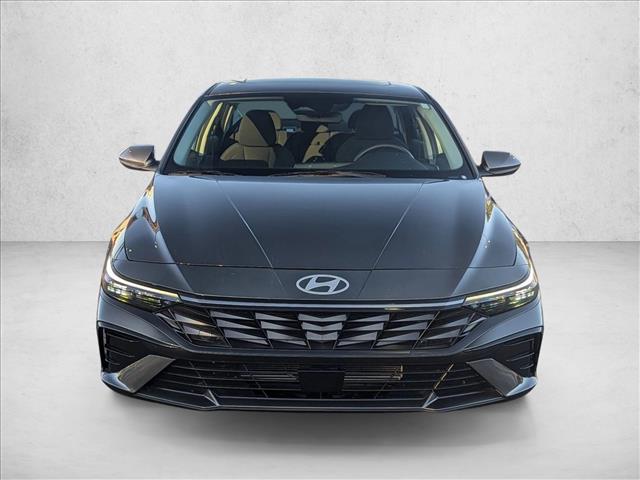 2025 Hyundai Elantra SEL Convenience photo 2