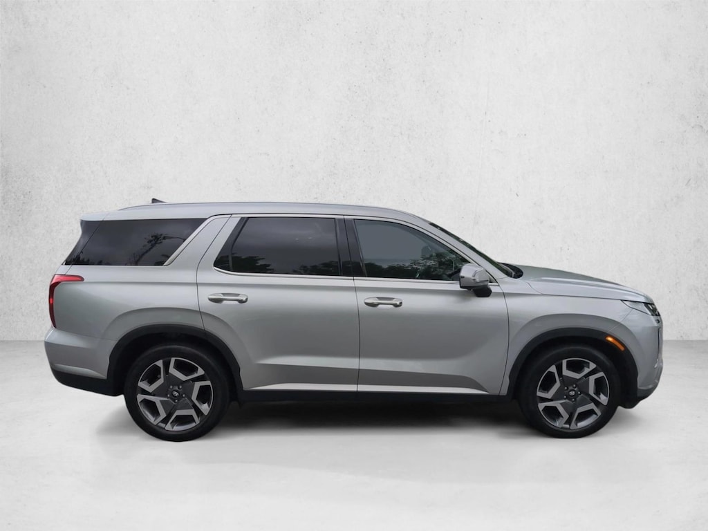 Used 2024 Hyundai Palisade SEL 7P Sport Utility