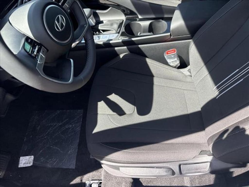 Certified 2025 Hyundai Elantra SEL Convenience 4dr Car