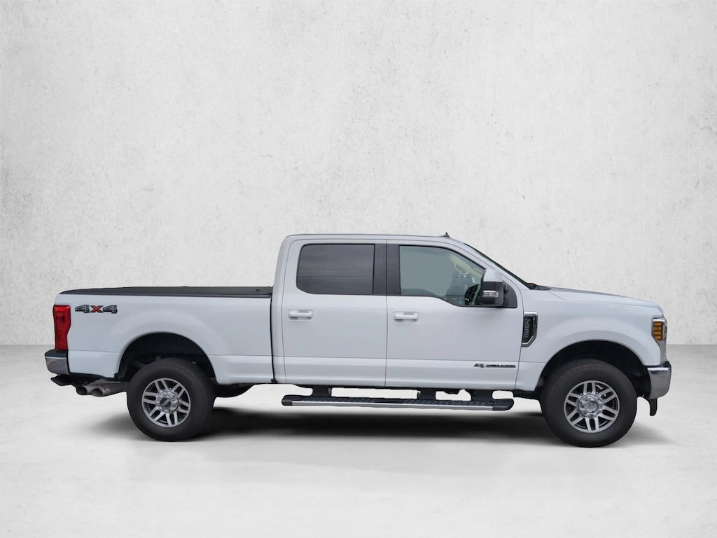 Used 2019 Ford F-250 LARIAT Crew Cab Pickup