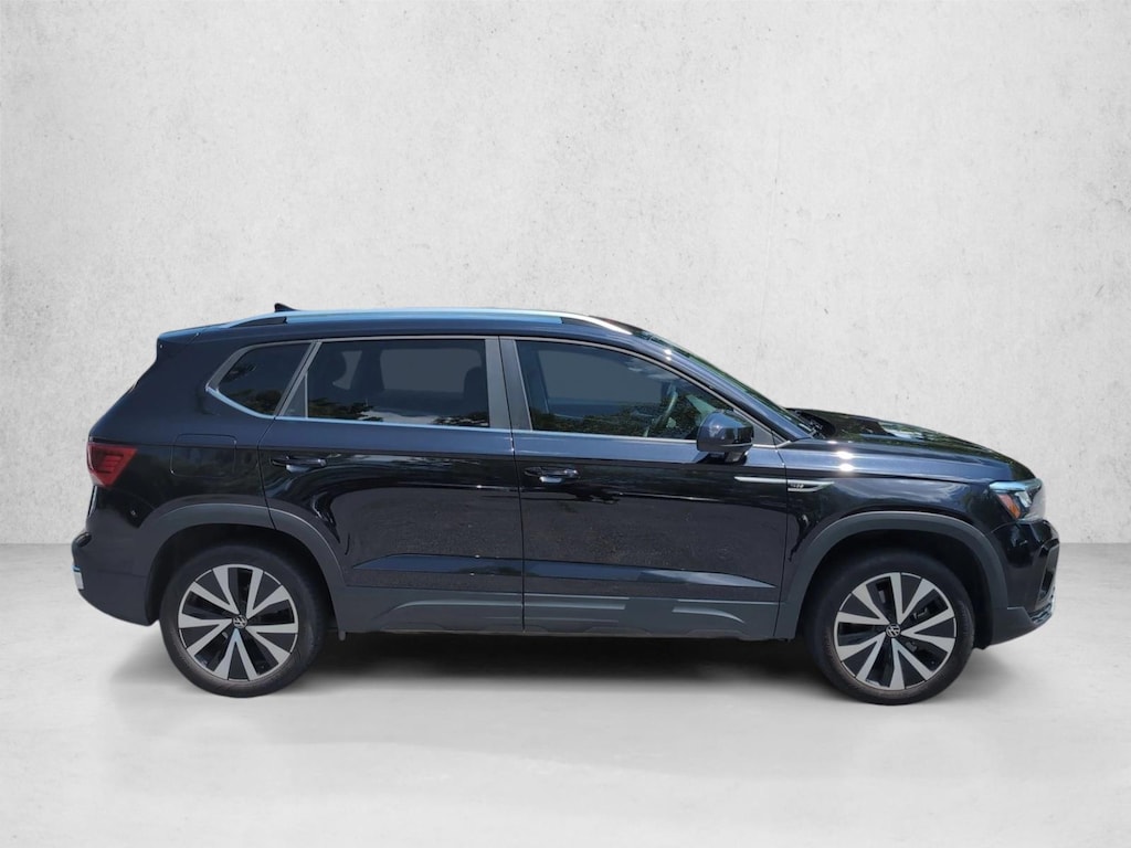 Used 2024 Volkswagen Taos SE Sport Utility