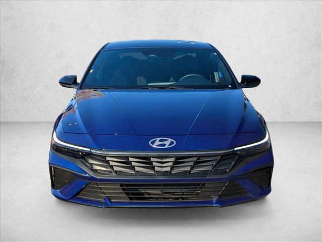 2025 Hyundai Elantra SEL Sport photo 2