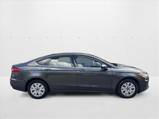 2020 Ford Fusion S photo 4