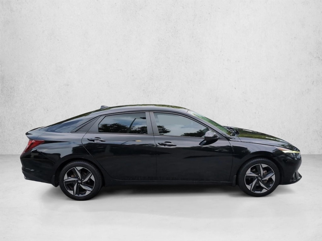 Used 2023 Hyundai Elantra SEL 4dr Car