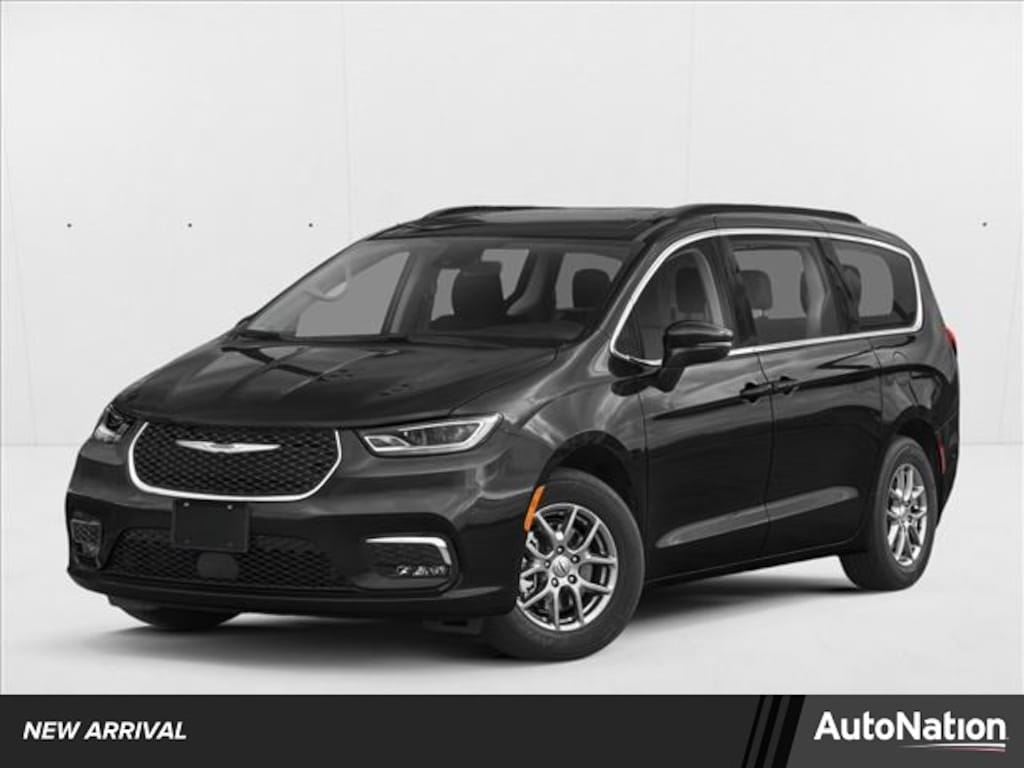 Used 2022 Chrysler Pacifica Touring L Mini-van Passenger