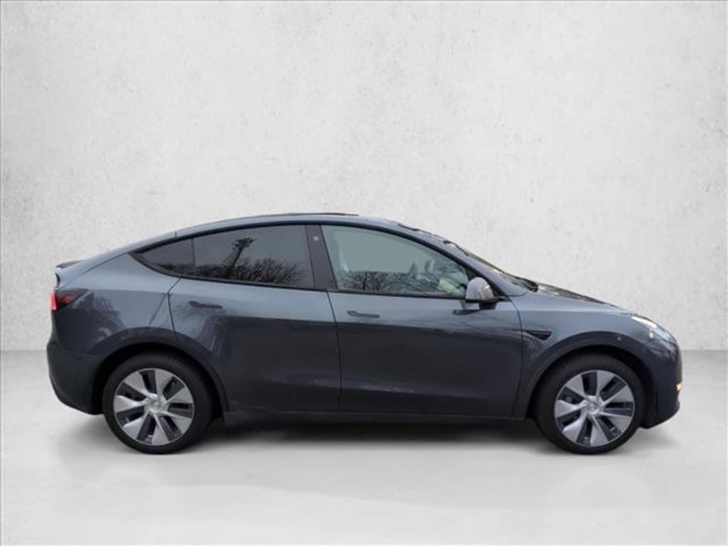 Used 2022 Tesla Model Y Long Range Sport Utility