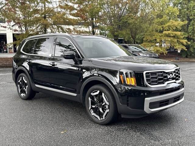 2024 Kia Telluride S photo 3